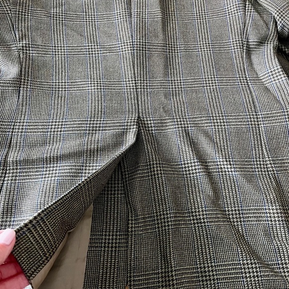 Lauren by Ralph Lauren Men's Plaid Blazer, 100
Percent Wool 39 R - Picture 15 of 15
